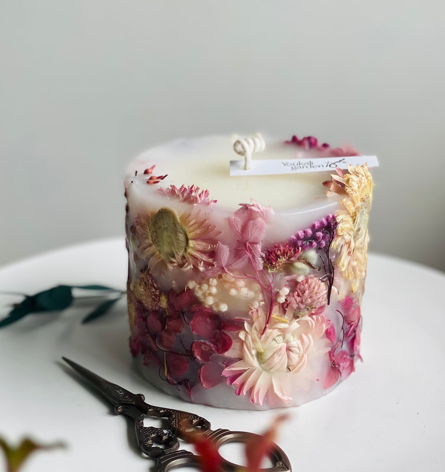 Handmade Purple Botanical Art Scented Candle for Wedding,Gift,Home Decor-19 oz 68 Hours Long Burning Time