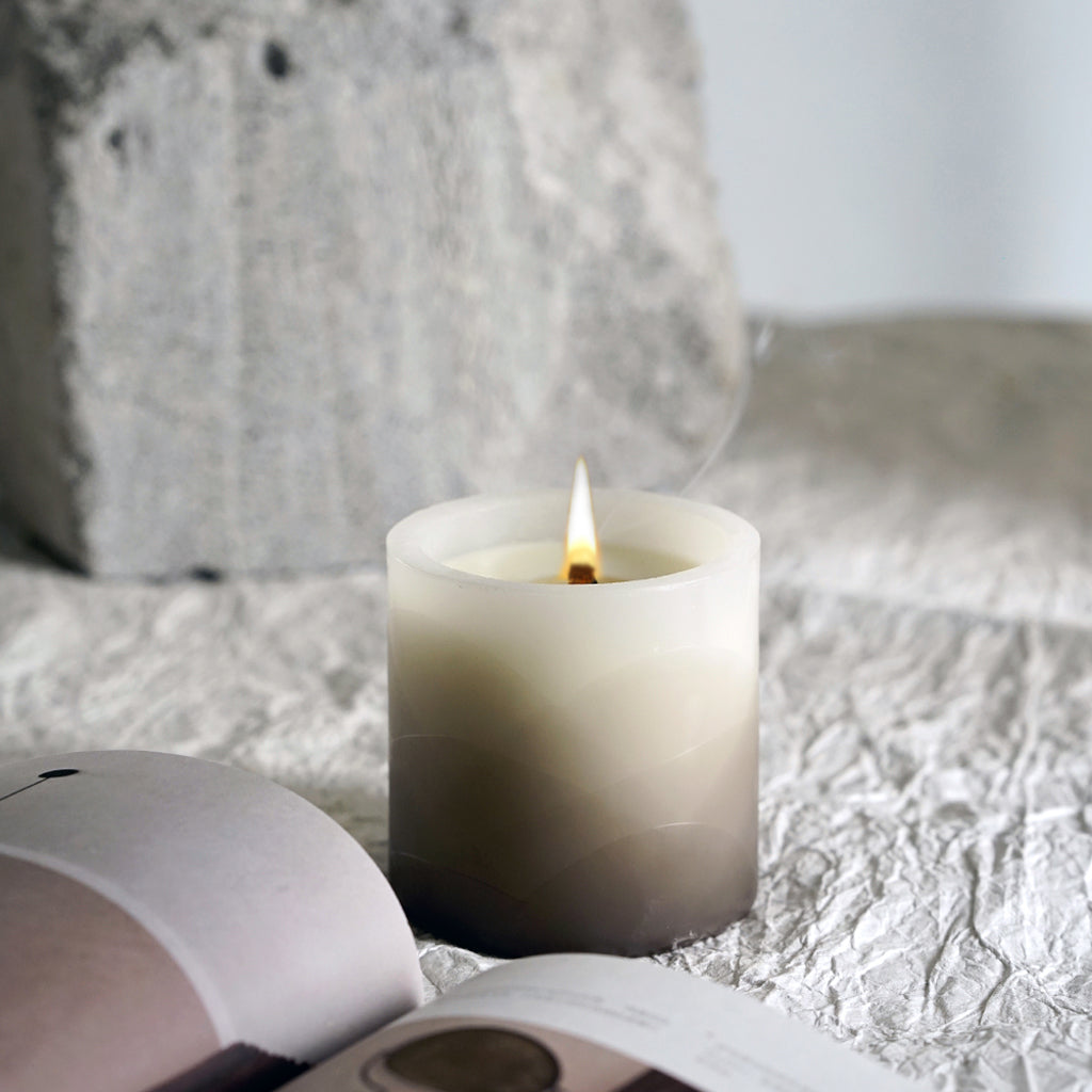 Handmade Shelled Distant Mountain Pattern Scented Art Candle for Yoga,Home Decor,Gift 9-12 oz,25-32 Hours