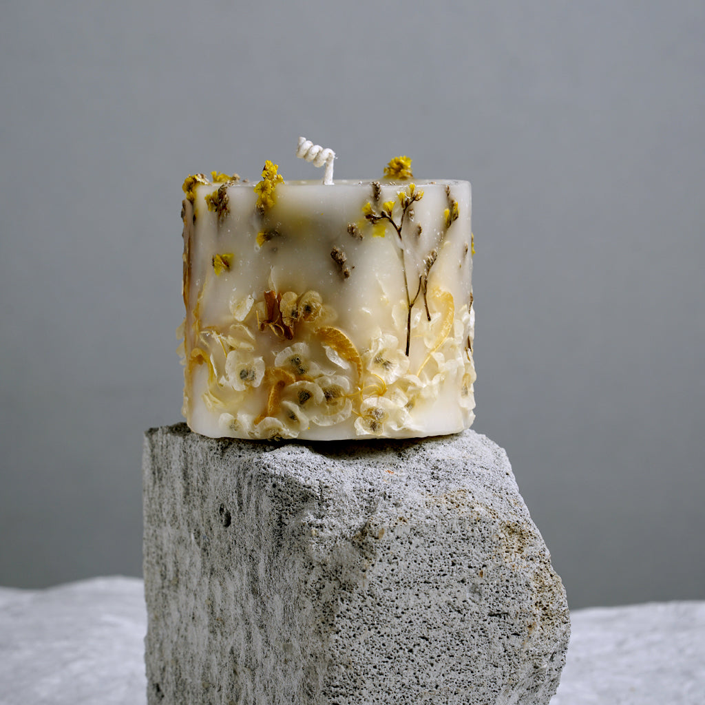 Handmade Beige Botanical Art Scented Candle for Wedding,Gift,Home Decor-19 oz 68 Hours Long Burning Time