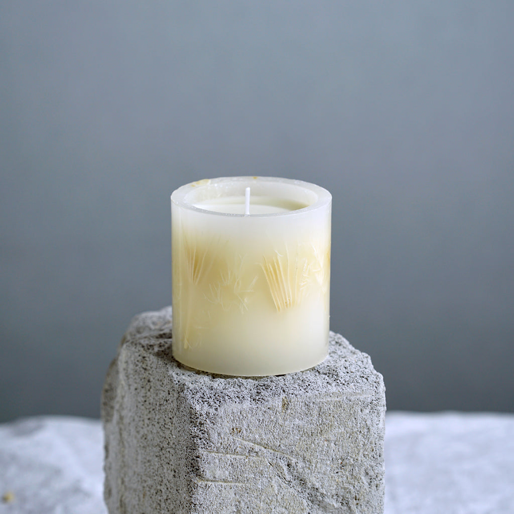Handmade Shelled White Scented Art Candle for Yoga,Home Decor,9-12 oz,25-32 Hours