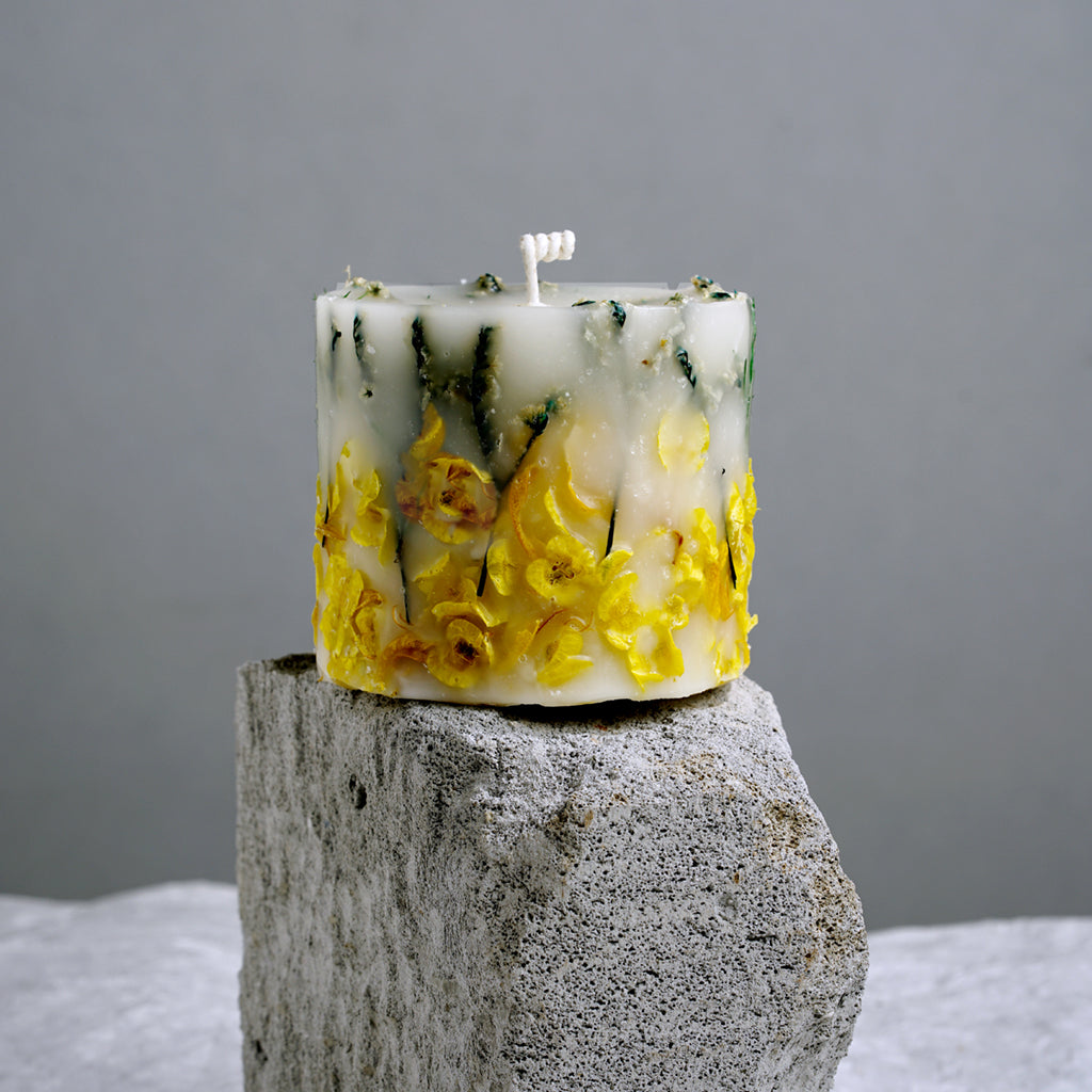 Handmade Bright Yellow Botanical Art Scented Candle for Wedding,Gift,Home Decor-19 oz 68 Hours Long Burning Time