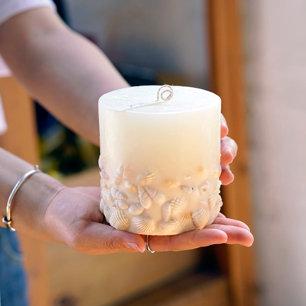 Handmade white Shells Art Scented Candle for Wedding,Gift,Home Decor-19 oz 68 Hours Long Burning Time